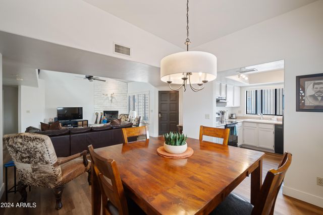 37222 N TOM DARLINGTON Drive 18, Carefree, AZ 85377