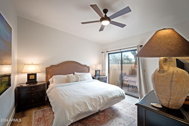 37222 N TOM DARLINGTON Drive 18, Carefree, AZ 85377