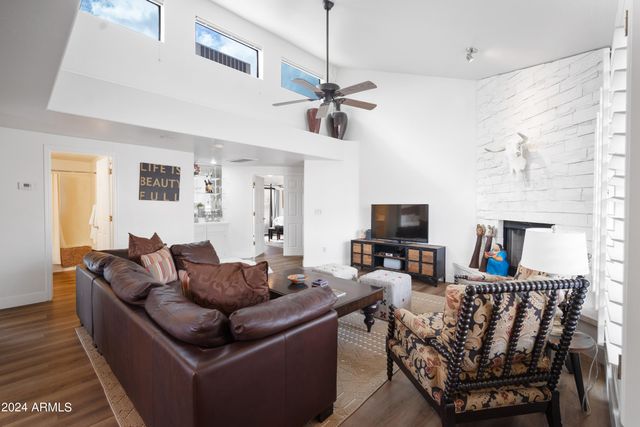 37222 N TOM DARLINGTON Drive 18, Carefree, AZ 85377