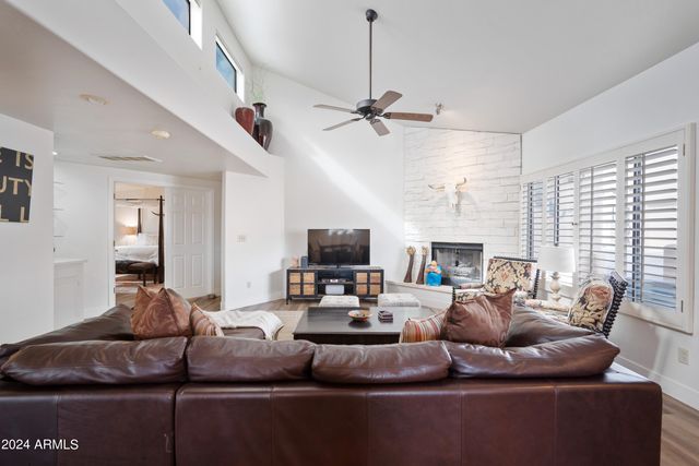 37222 N TOM DARLINGTON Drive 18, Carefree, AZ 85377