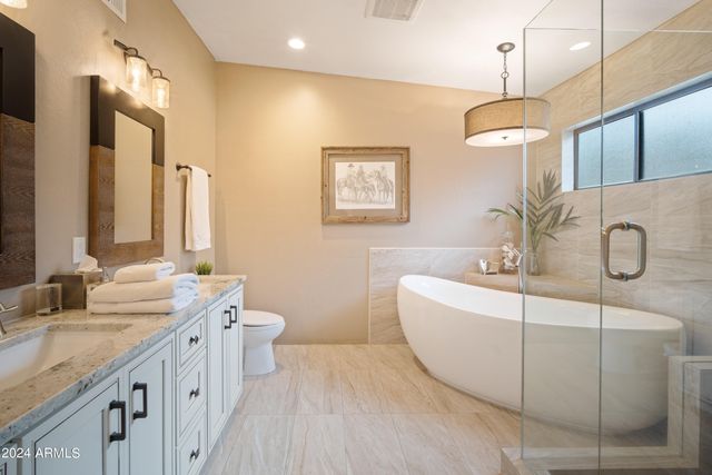 37222 N TOM DARLINGTON Drive 18, Carefree, AZ 85377