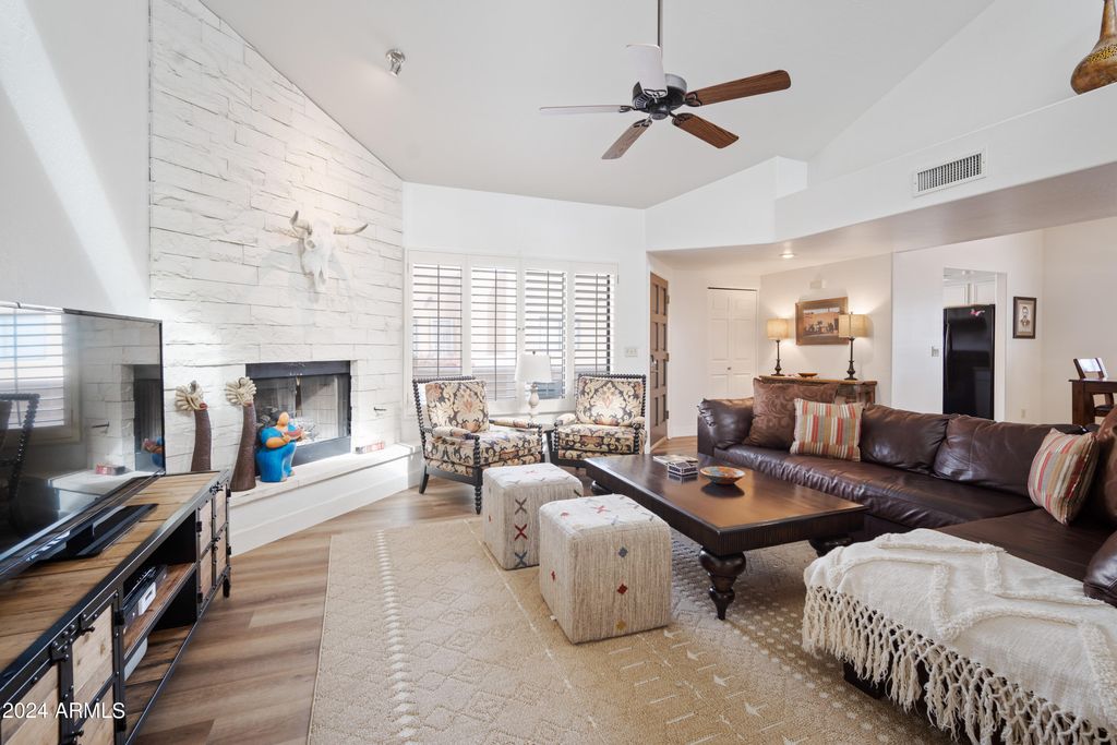 37222 N TOM DARLINGTON Drive 18, Carefree, AZ 85377