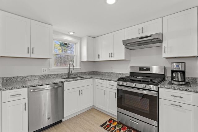 71 Franklin Street, Derry, NH 03038