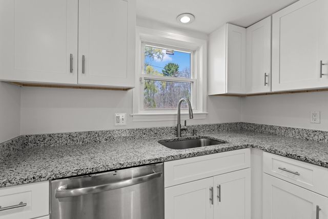 71 Franklin Street, Derry, NH 03038