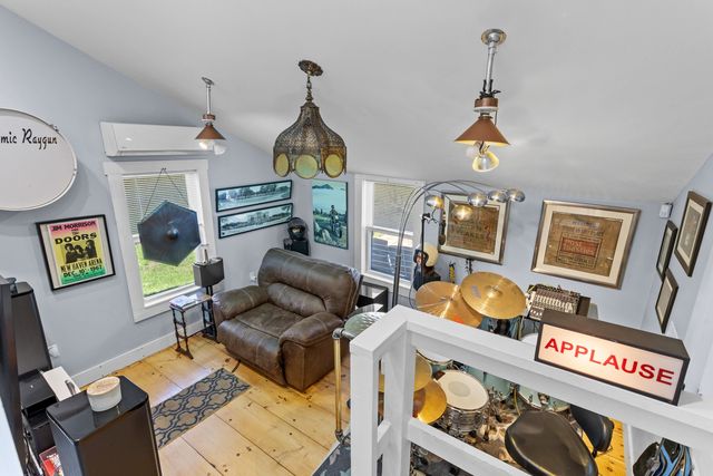 71 Franklin Street, Derry, NH 03038