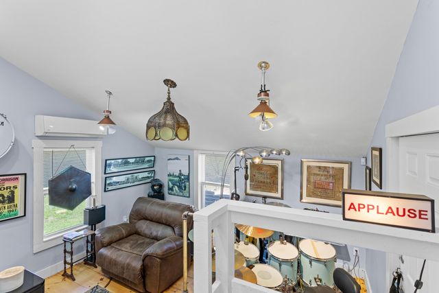 71 Franklin Street, Derry, NH 03038