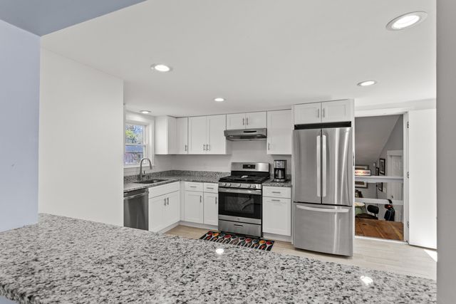 71 Franklin Street, Derry, NH 03038