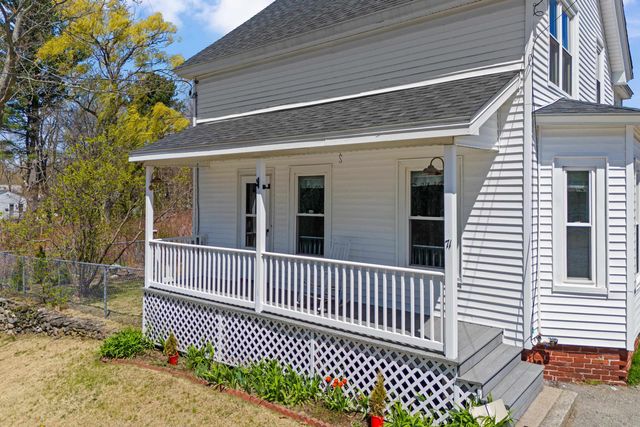 71 Franklin Street, Derry, NH 03038