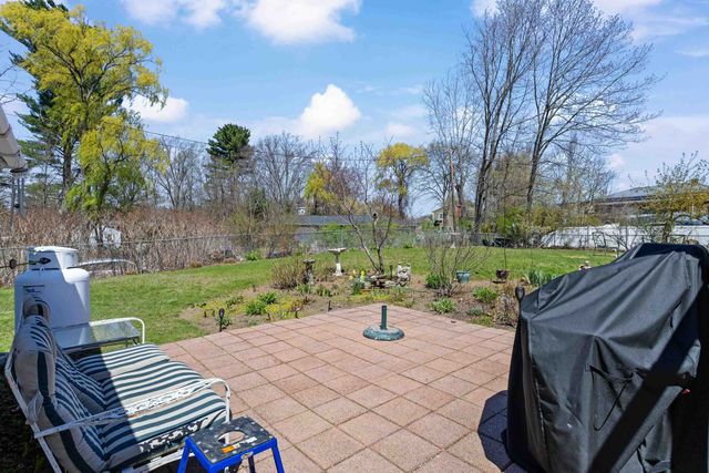71 Franklin Street, Derry, NH 03038