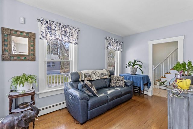71 Franklin Street, Derry, NH 03038