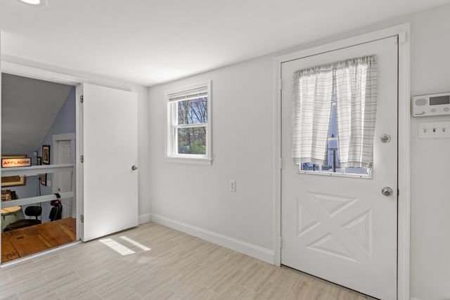 71 Franklin Street, Derry, NH 03038