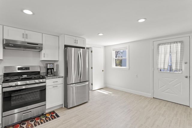 71 Franklin Street, Derry, NH 03038