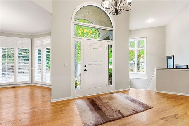 8414 Vista Circle, Parkville, MO 64152