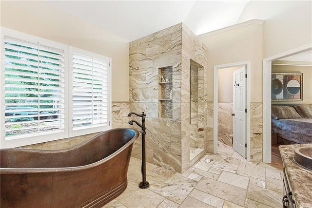 8414 Vista Circle, Parkville, MO 64152
