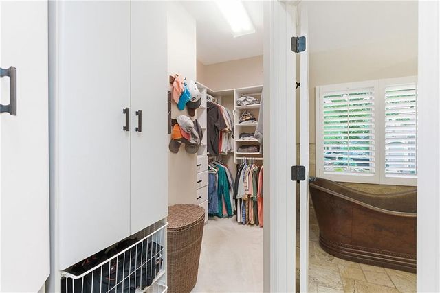 8414 Vista Circle, Parkville, MO 64152