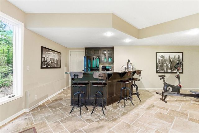 8414 Vista Circle, Parkville, MO 64152