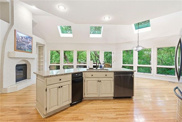 8414 Vista Circle, Parkville, MO 64152