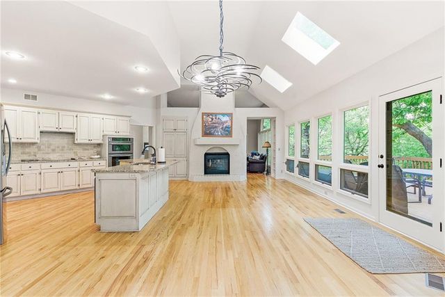 8414 Vista Circle, Parkville, MO 64152