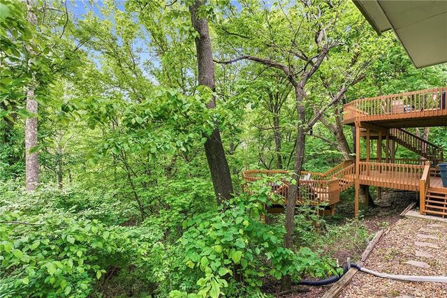 8414 Vista Circle, Parkville, MO 64152