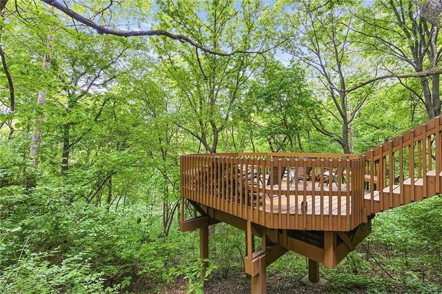 8414 Vista Circle, Parkville, MO 64152