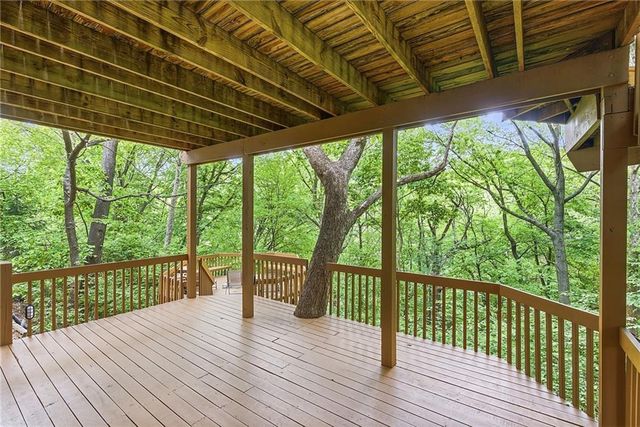 8414 Vista Circle, Parkville, MO 64152