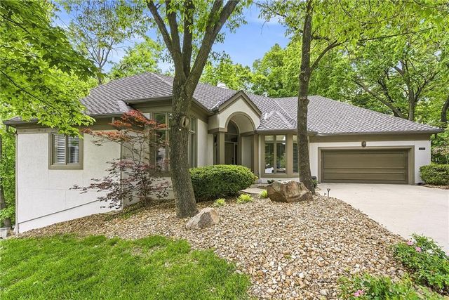 8414 Vista Circle, Parkville, MO 64152