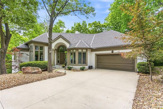 8414 Vista Circle, Parkville, MO 64152