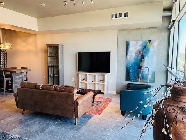 353 East Bonneville Avenue 606, Las Vegas, NV 89101