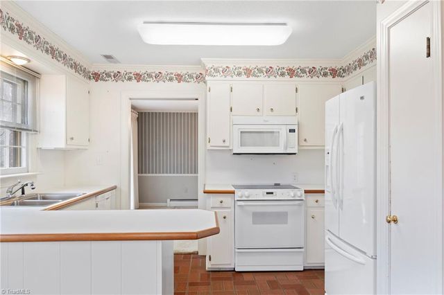 301 Queens Drive, Lexington, NC 27292