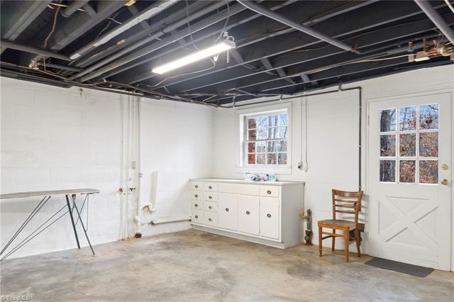 301 Queens Drive, Lexington, NC 27292