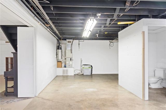 301 Queens Drive, Lexington, NC 27292