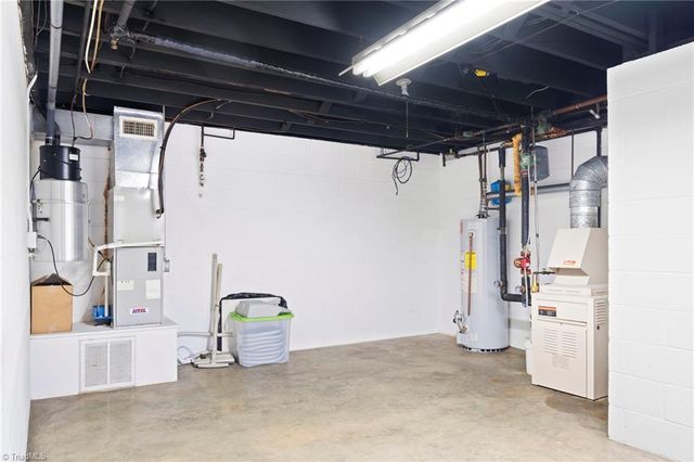 301 Queens Drive, Lexington, NC 27292