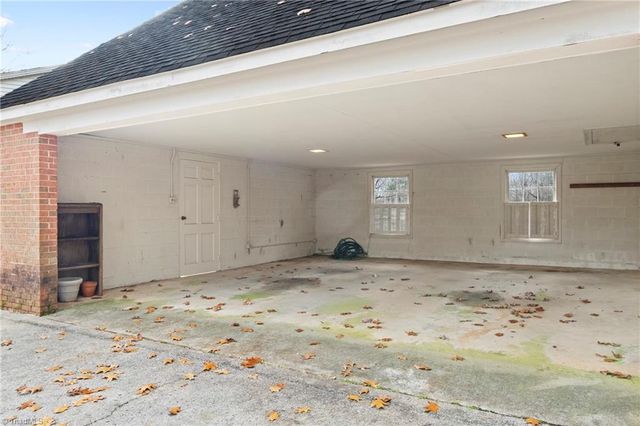 301 Queens Drive, Lexington, NC 27292