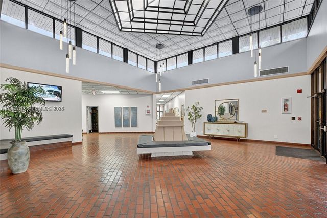 1100 Colony Point Cir 518, Pembroke Pines, FL 33026