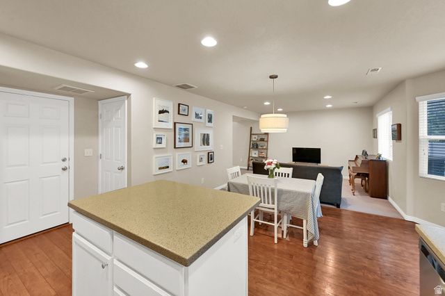 706 W 1045 N, Centerville, UT 84014