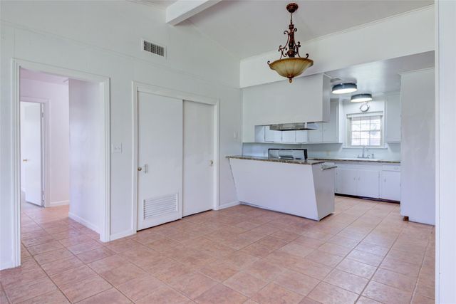 11811 Sleepy Hollow RD, Manchaca, TX 78652