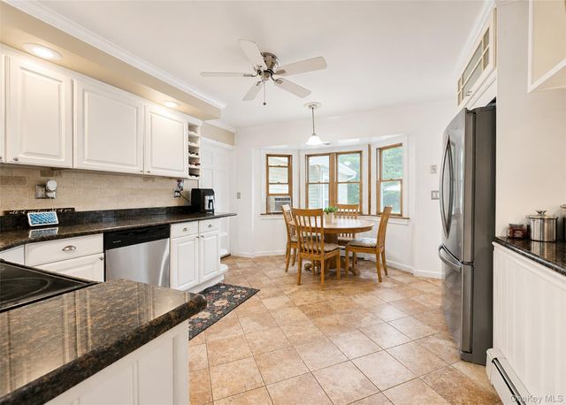 19 Evy Court, Sayville, NY 11782