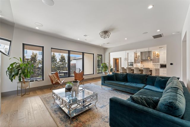 4935 Braesheather Drive, Houston, TX 77096