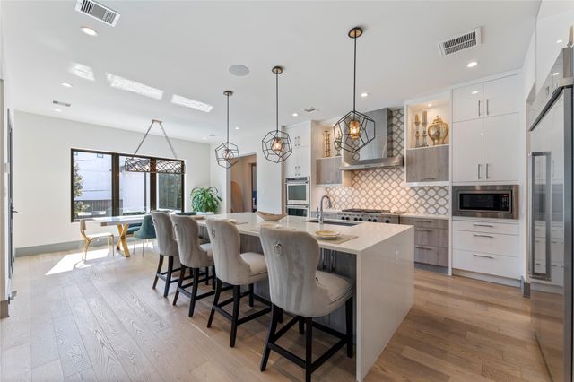 4935 Braesheather Drive, Houston, TX 77096