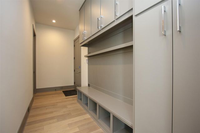 4935 Braesheather Drive, Houston, TX 77096