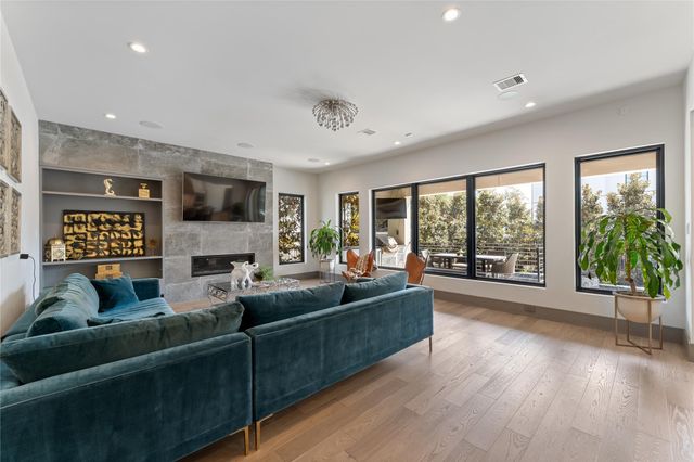 4935 Braesheather Drive, Houston, TX 77096