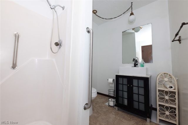 125 Meadowood Drive, New Cumberland, WV 26047