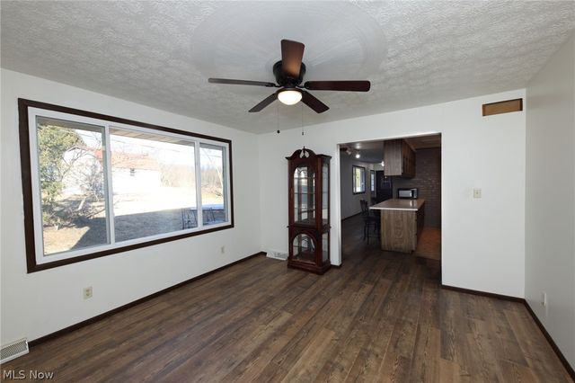 125 Meadowood Drive, New Cumberland, WV 26047