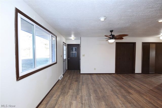 125 Meadowood Drive, New Cumberland, WV 26047