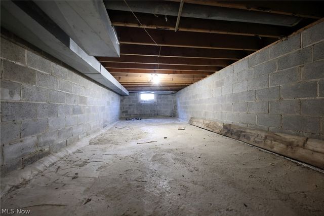 125 Meadowood Drive, New Cumberland, WV 26047