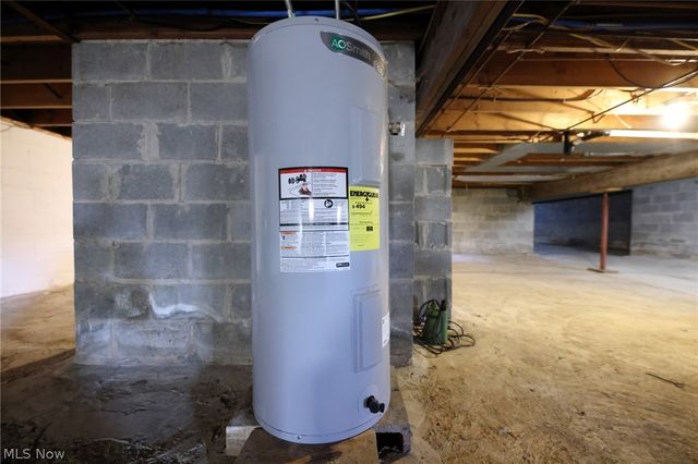 125 Meadowood Drive, New Cumberland, WV 26047