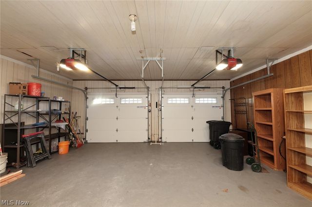 125 Meadowood Drive, New Cumberland, WV 26047