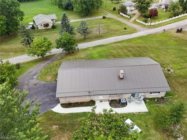 125 Meadowood Drive, New Cumberland, WV 26047