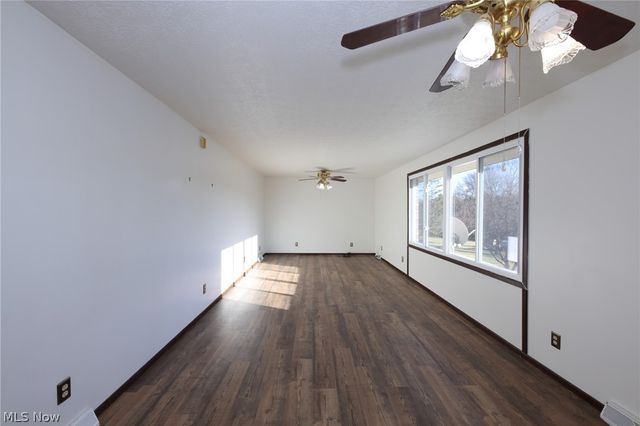 125 Meadowood Drive, New Cumberland, WV 26047