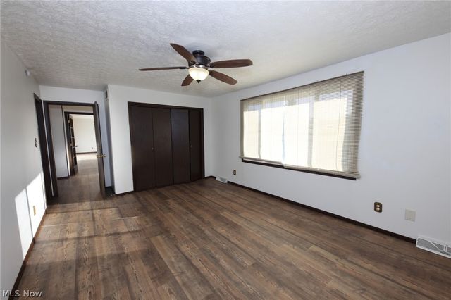 125 Meadowood Drive, New Cumberland, WV 26047